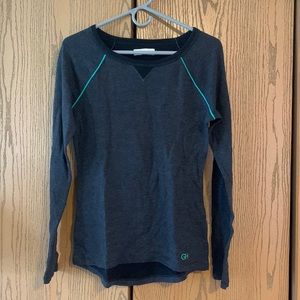 Women’s large Gilly Hicks long sleeve tee.